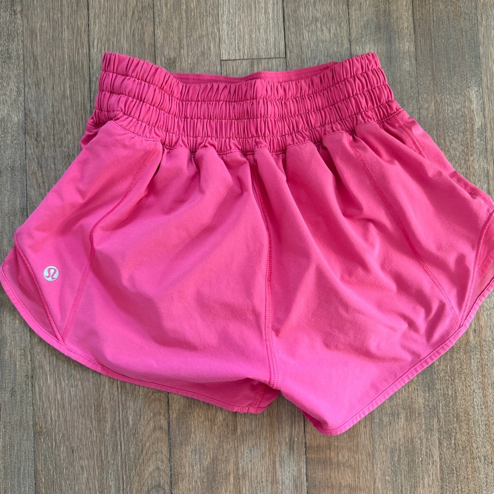 Lululemon Hotty Hot High Rise Lined Short 2.5” - Picture 2 of 3